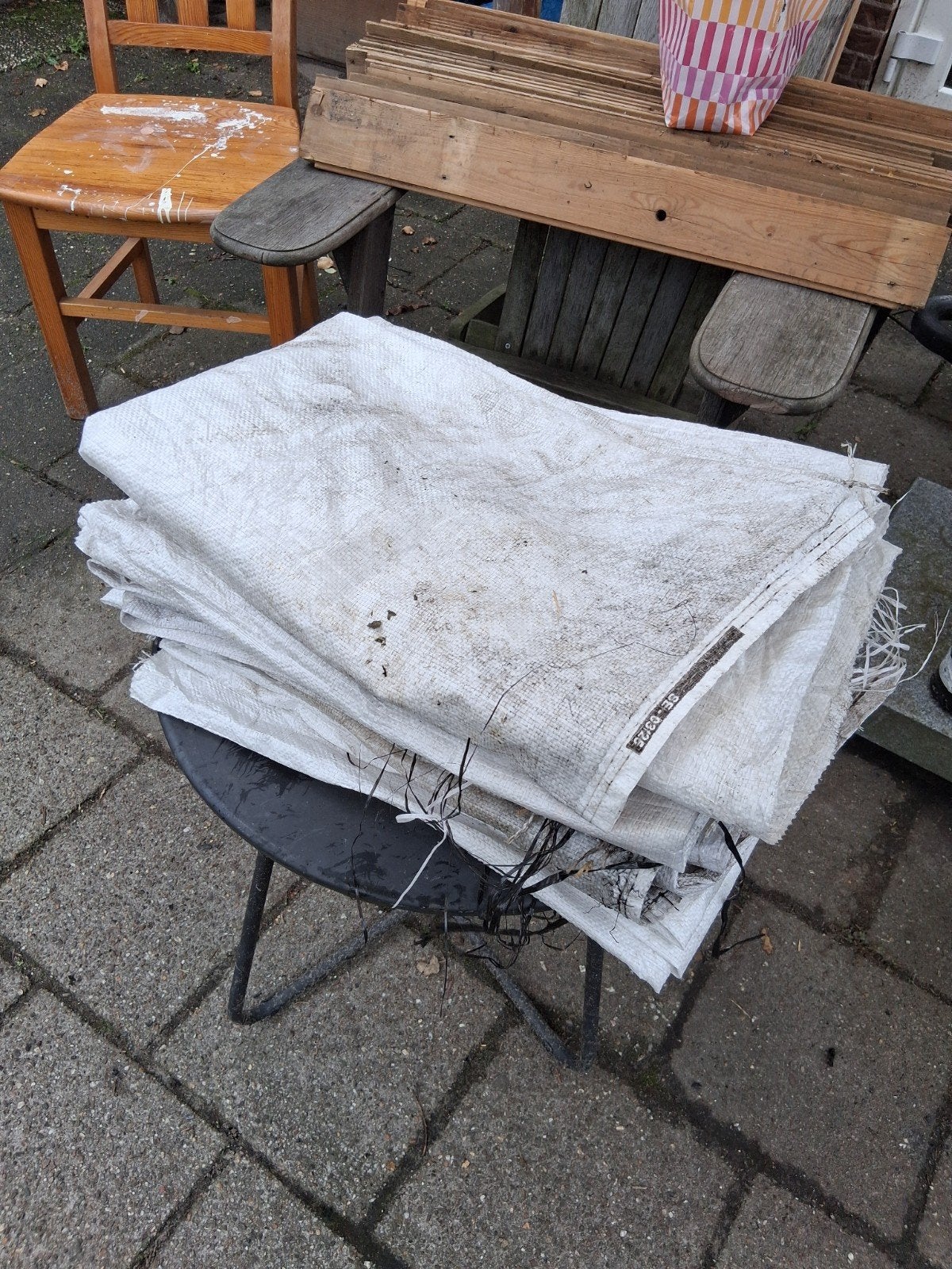 12x gebruikte puinzakken, Ophalen