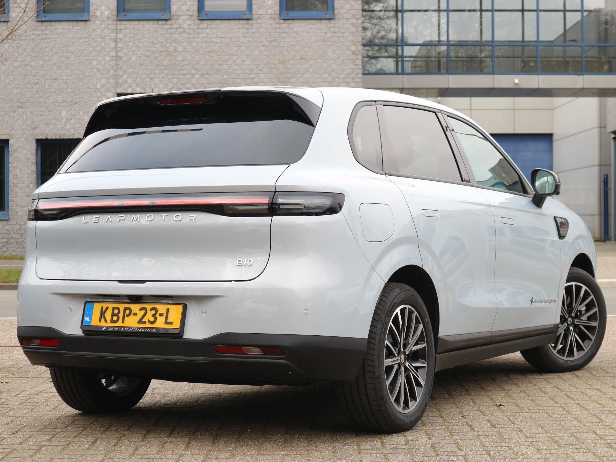 Leapmotor B10 Design ProMax 67.1 kWh / 360 Camera / Stuur en, Auto's, Achterwielaandrijving, 750 kg, 1820 kg, SUV of Terreinwagen