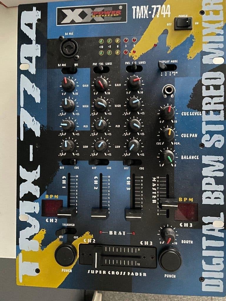 1x   SKYTEC DIGITAL BPM stereomixer, Muziek en Instrumenten, Mengpanelen, Ophalen of Verzenden, Gebruikt, Minder dan 5 kanalen