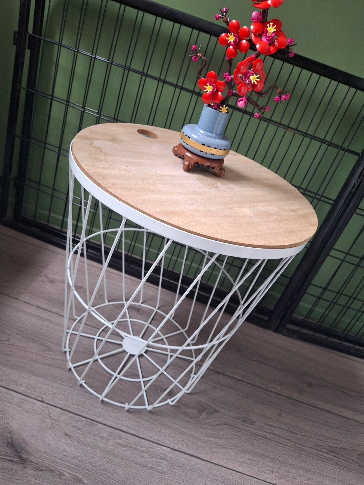 Ronde bijzettafel met houten blad en metalen onderstel, Ophalen, Minder dan 45 cm, Minder dan 55 cm, Modern, Industrieel