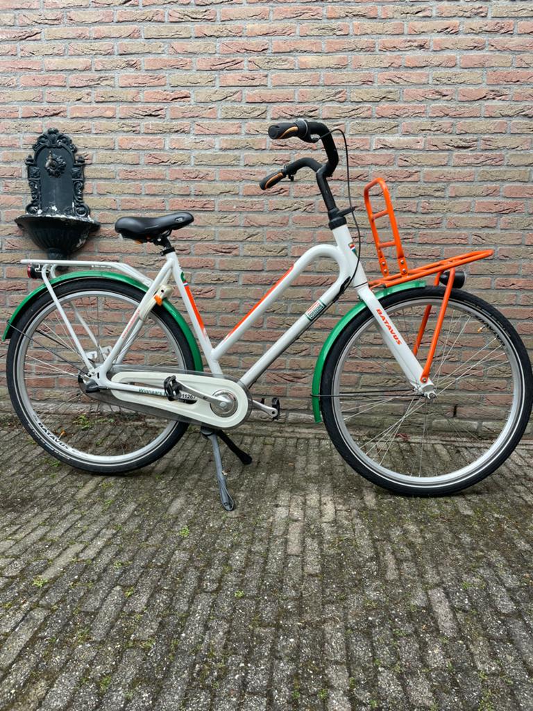 Batavus Postcodeloterij fiets, z.g.a.n., Fietsen en Brommers, Fietsen | Dames | Damesfietsen, Zo goed als nieuw, Batavus, Versnellingen