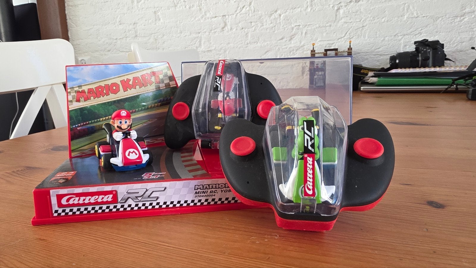 Carrera Mario Kart Mini RC Set: Mario & Yoshi, Elektro, Ophalen of Verzenden, Zo goed als nieuw, Auto onroad
