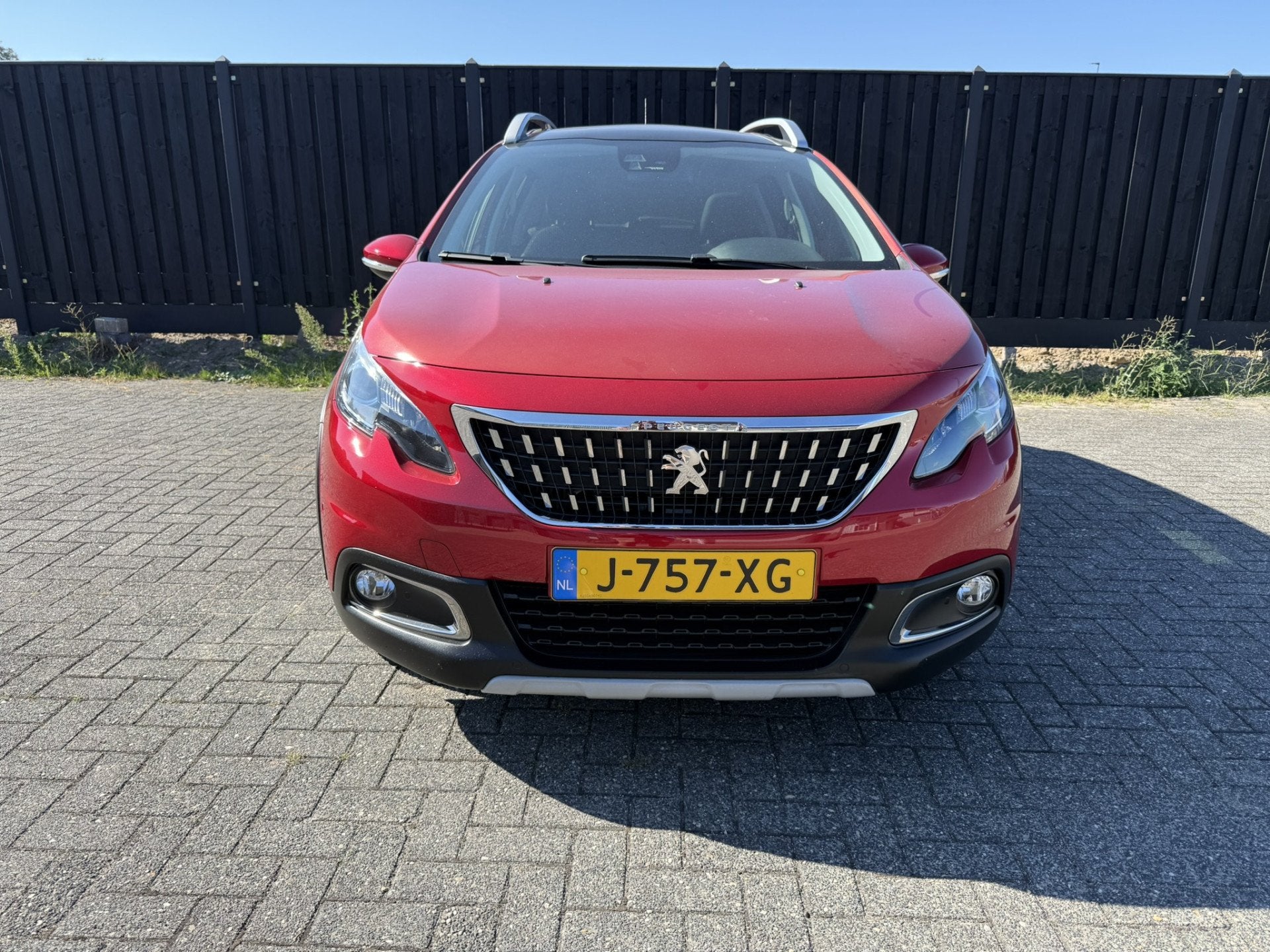 Peugeot 2008 1.2 PureTech GT-Line | AUTOMAAT | PDC | CAMERA, Auto's, Peugeot, 1199 cc, Leder en Stof, Bedrijf, 630 kg