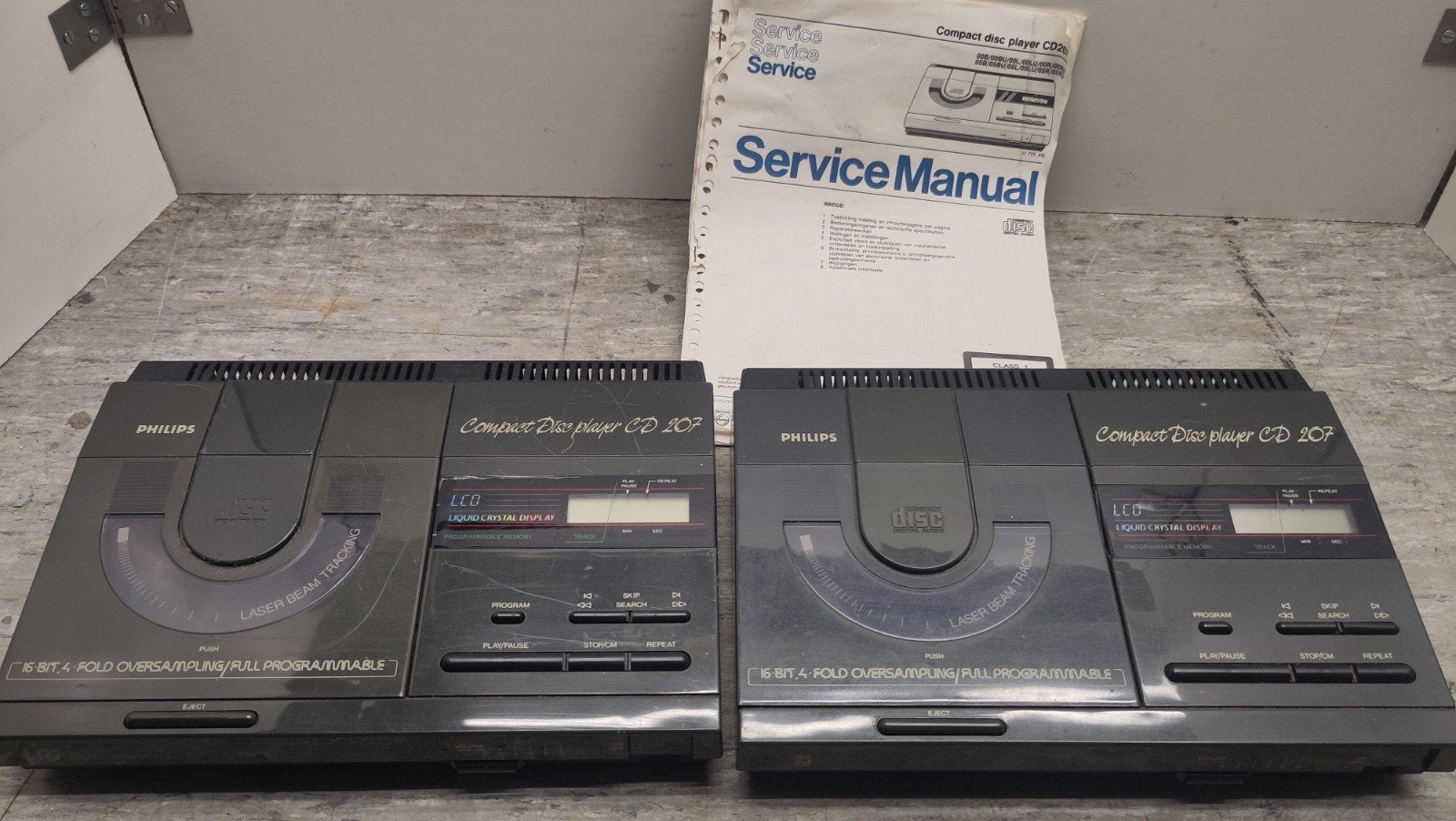 2 stuks Philips CD 207 met org service manual, Ophalen of Verzenden