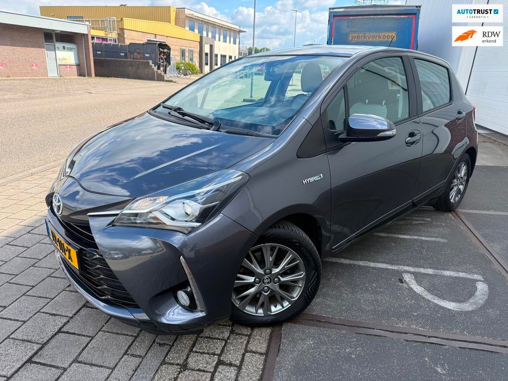 Toyota Yaris 1.5 HYBRID Design Sport 2018 AUTOMAAT CAM NAVI, 1497 cc, Gebruikt, 4 cilinders, Met garantie (alle)