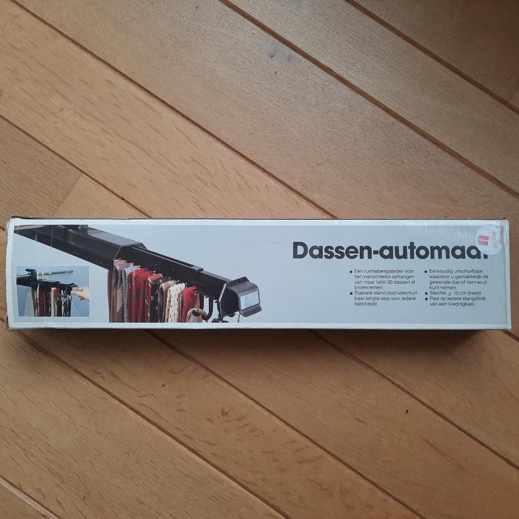 .Stropdassen automaat Dassenhouder dassenautomaat - nieuw, Ophalen of Verzenden, Nieuw, Overige kleuren