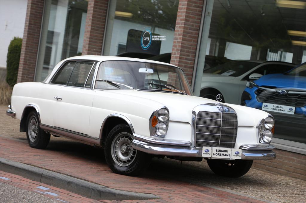 Mercedes-Benz W111 220SE COUPE (bj 1965), Auto's, Wit, Mercedes-Benz, Bedrijf, Handgeschakeld