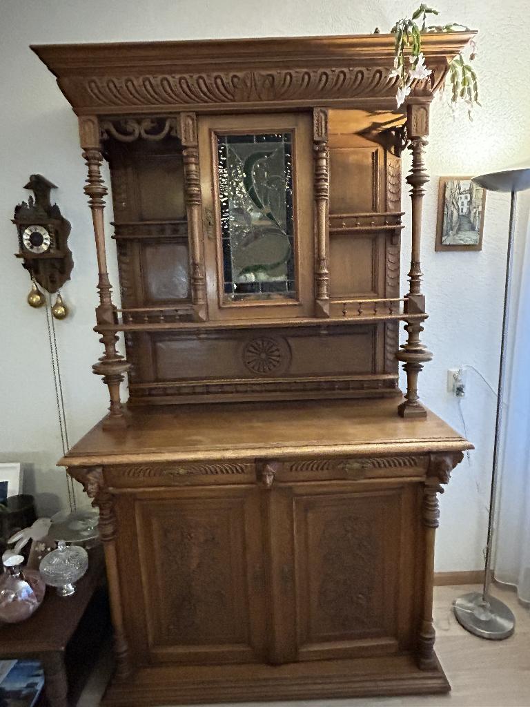 Antieke Mechelse kast, Ophalen