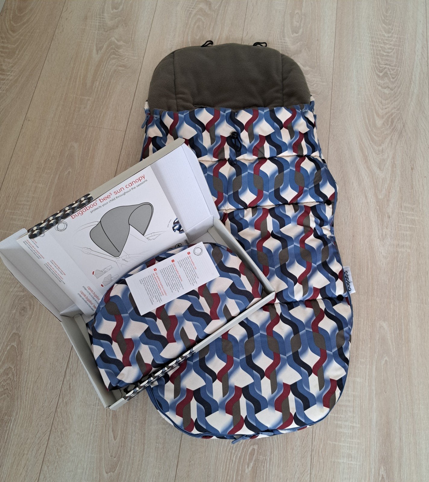 SET Bugaboo Bee bekleding (voetenzak +Nieuw zonnekap)- waves, Kinderen en Baby's, Ophalen of Verzenden, Nieuw, Voetenzak