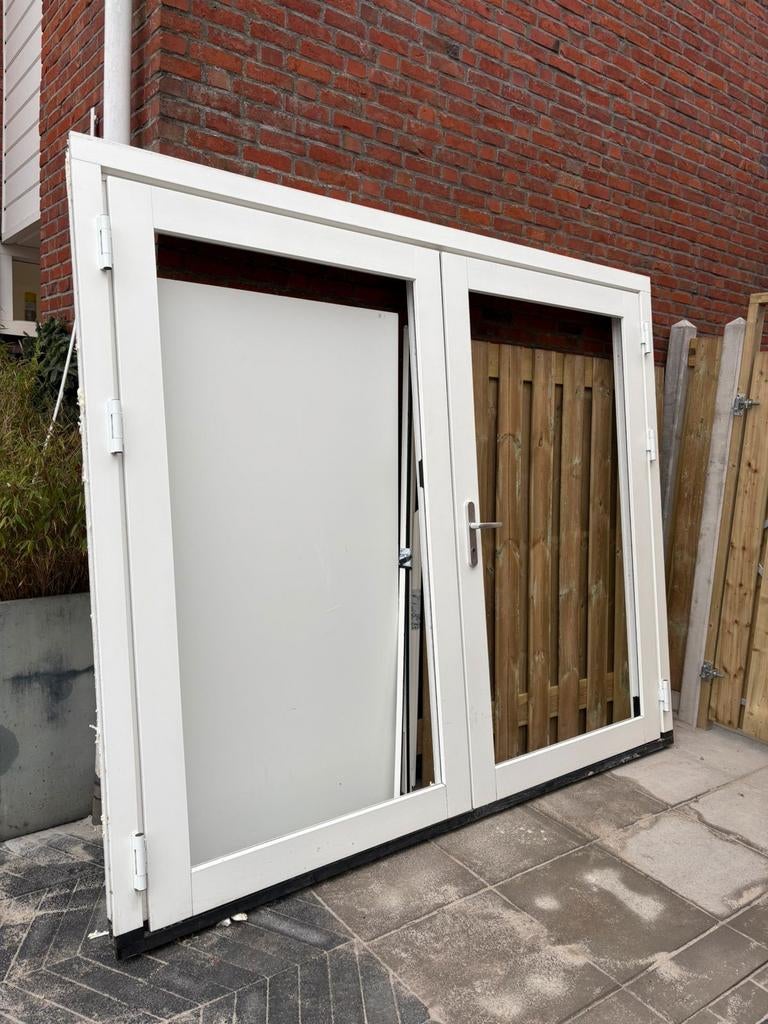 Garagedeuren Schuco, van 2021. Houtnerf 9010 2630x2200, Doe-het-zelf en Verbouw, Kozijnen en Schuifpuien, Ophalen, Kunststof, Zo goed als nieuw
