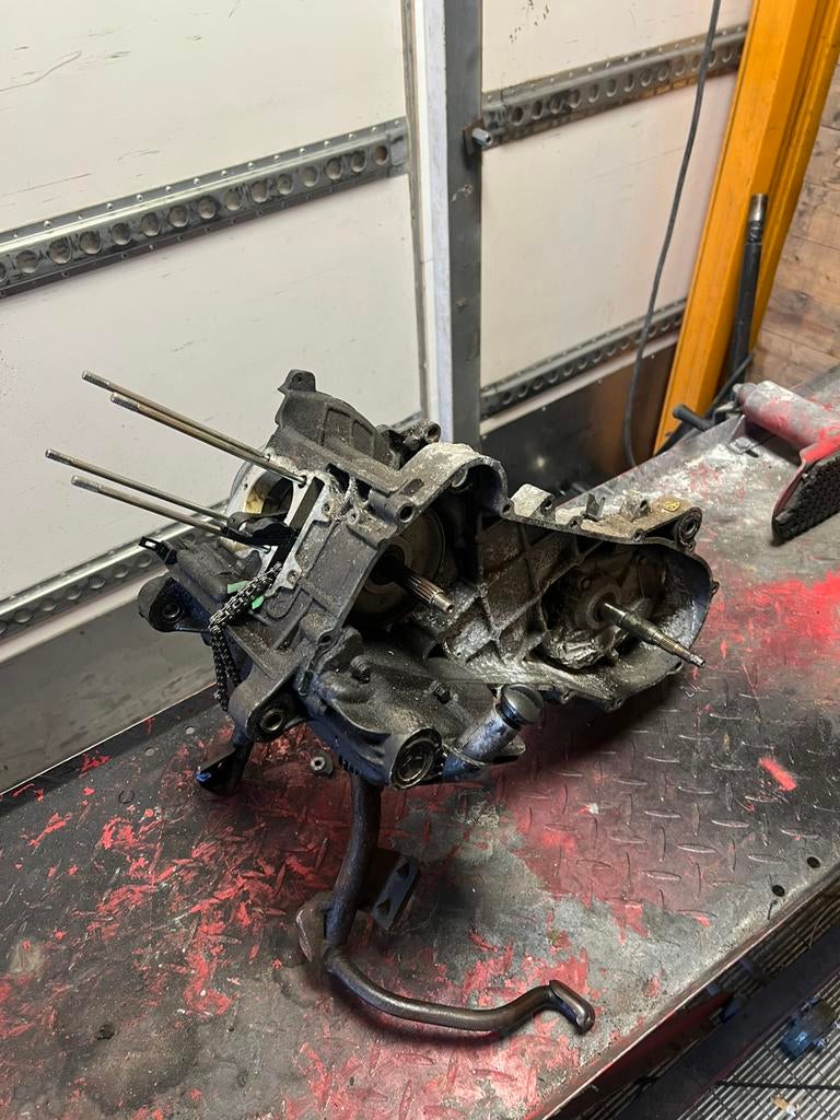 Piaggio 4 takt 2 klepper blok, Ophalen, Gebruikt