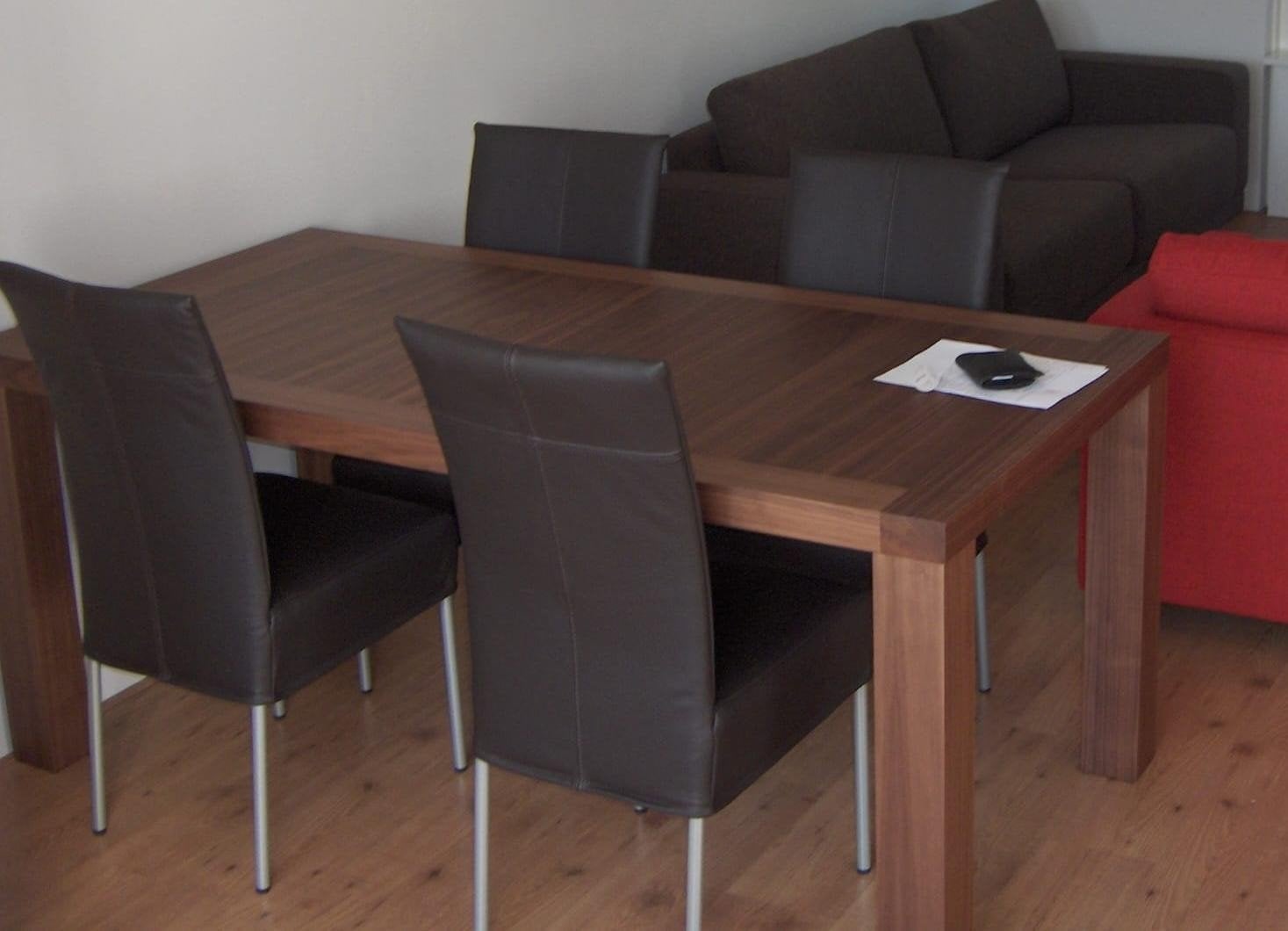Massief noten tafel, Huis en Inrichting, Ophalen