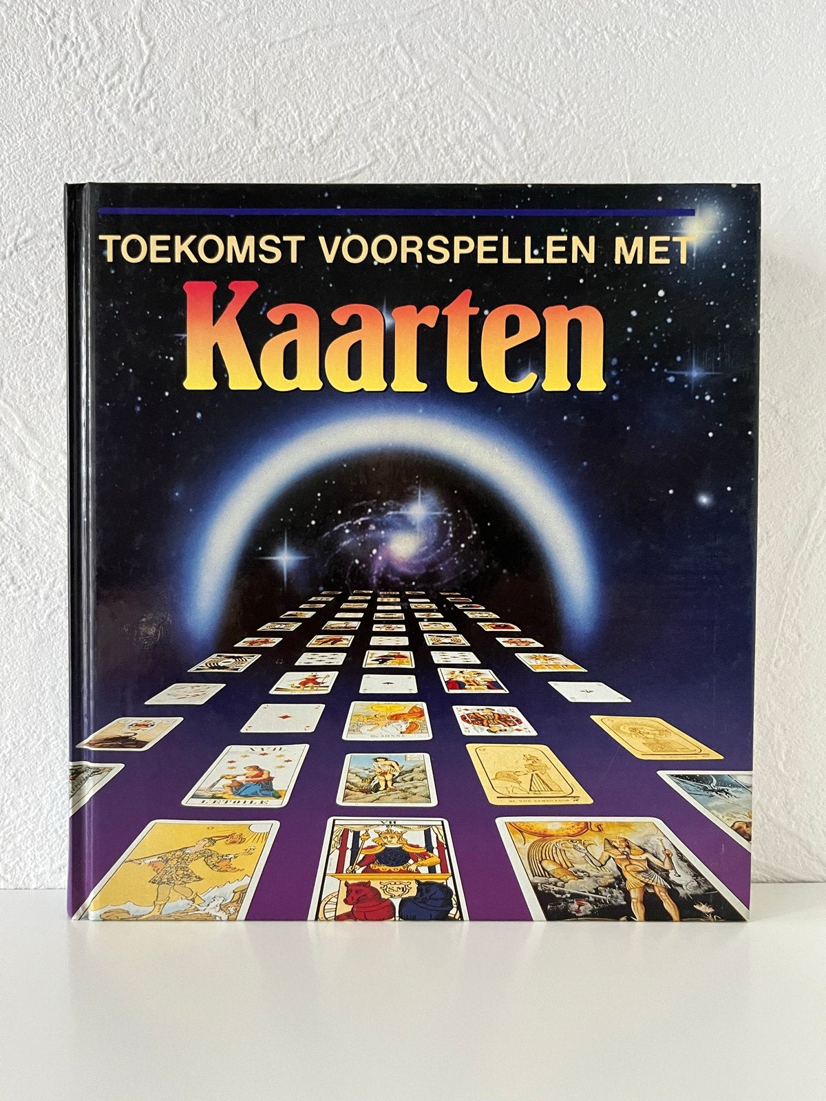 Toekomst Voorspellen met Kaarten - B.A. Mertz, Ophalen of Verzenden, Zo goed als nieuw, Tarot of Kaarten leggen, Instructieboek
