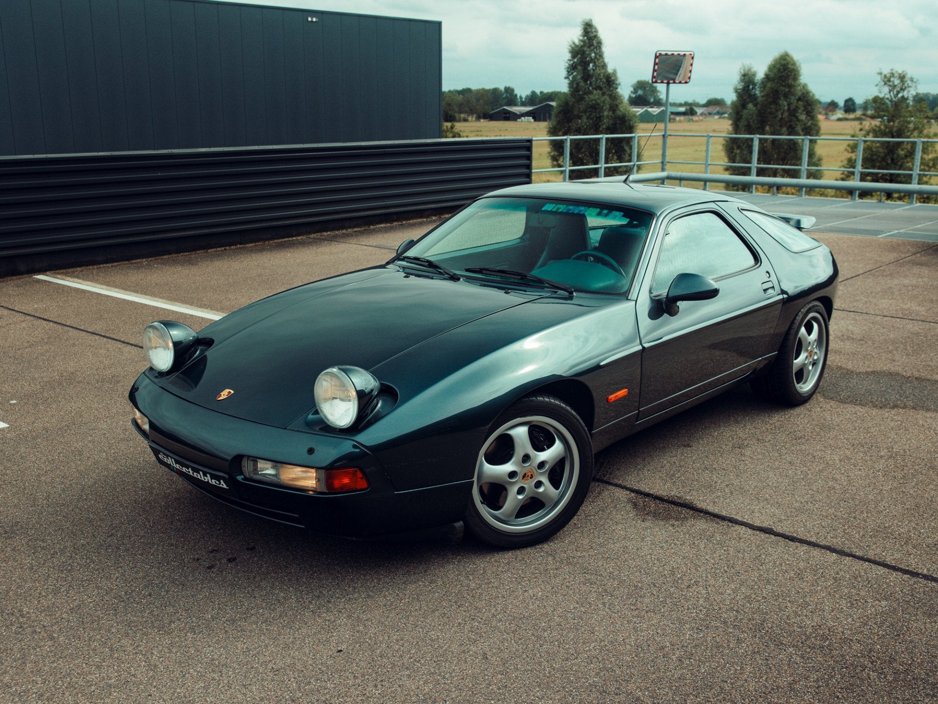 Porsche 928 5.4 GTS Coupé origineel NL geleverd- 1e eigenaa, Automaat, Achterwielaandrijving, 5397 cc, 4 stoelen