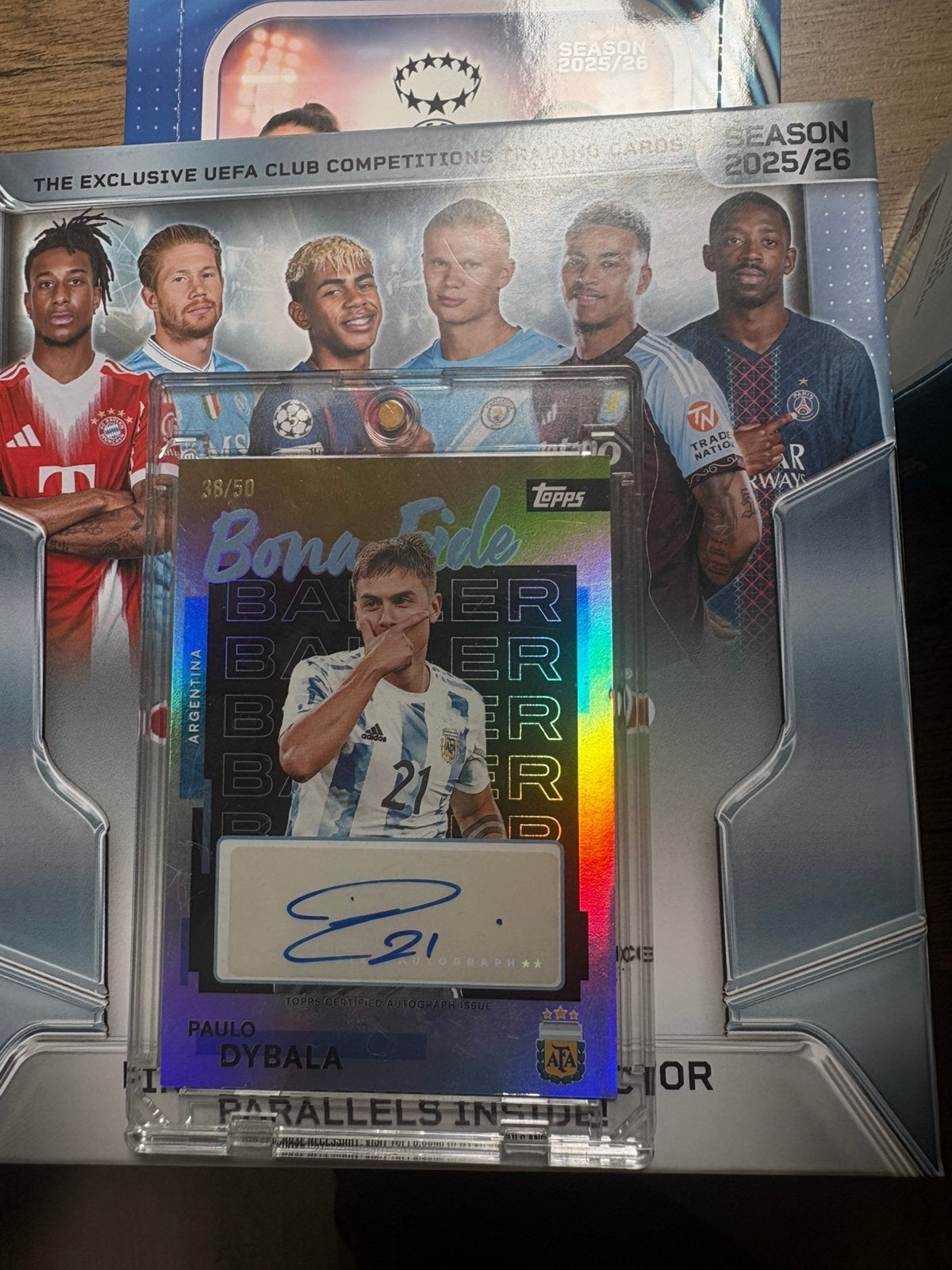 Paulo Dybala – Bon Baller Autograph Gold Rainbow /50, 38/50,, Ophalen of Verzenden, Nieuw, Plaatje