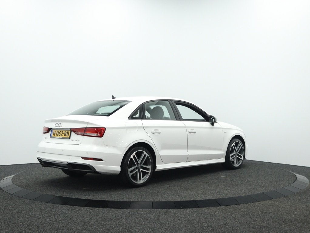 Audi A3 Limousine 35 TFSI 150PK S-Tronic S-Line | B&O Audio, Auto's, Stof, Euro 6, 4 cilinders, Wit