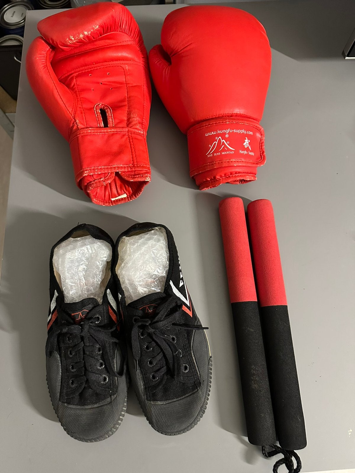 Kungfu/karate gloves en schoenen en oefen nunchucks, Maat S, Ophalen of Verzenden, Gebruikt, Karate