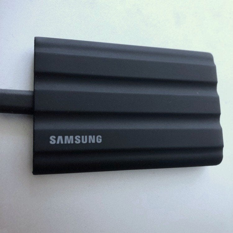 Samsung - T7 Shield Portable SSD - 2TB - 1050 Mbit/s, Computers en Software, Harde schijven, 2TB, SSD, Nieuw, Ophalen of Verzenden