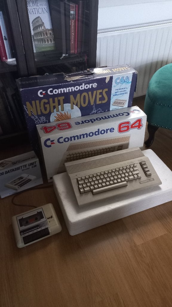 Commodore 64 met Datasette en voeding - vintage, Computers en Software, Ophalen, 64 GB of meer, Gebruikt, Onbekend