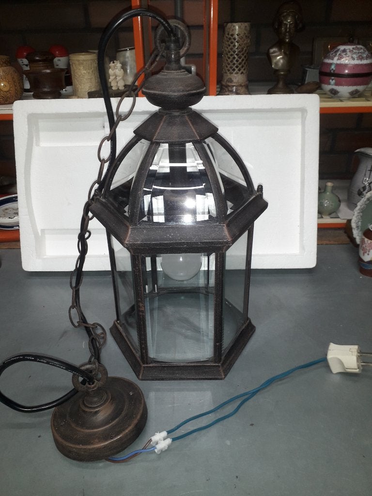 VINTAGE METALEN HANGLAMP ( lantaarn model ) met GEBOGEN GLAS, Antiek en Kunst, Ophalen of Verzenden