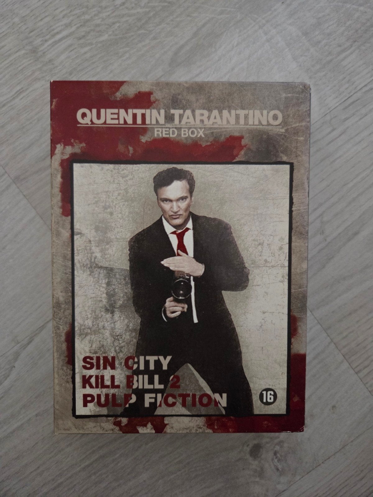 Quentin Tarantino Red Box: Sin City, Kil Bill 2, Pulp Fictio, Vanaf 16 jaar, Nederlands, Actie, Ophalen of Verzenden