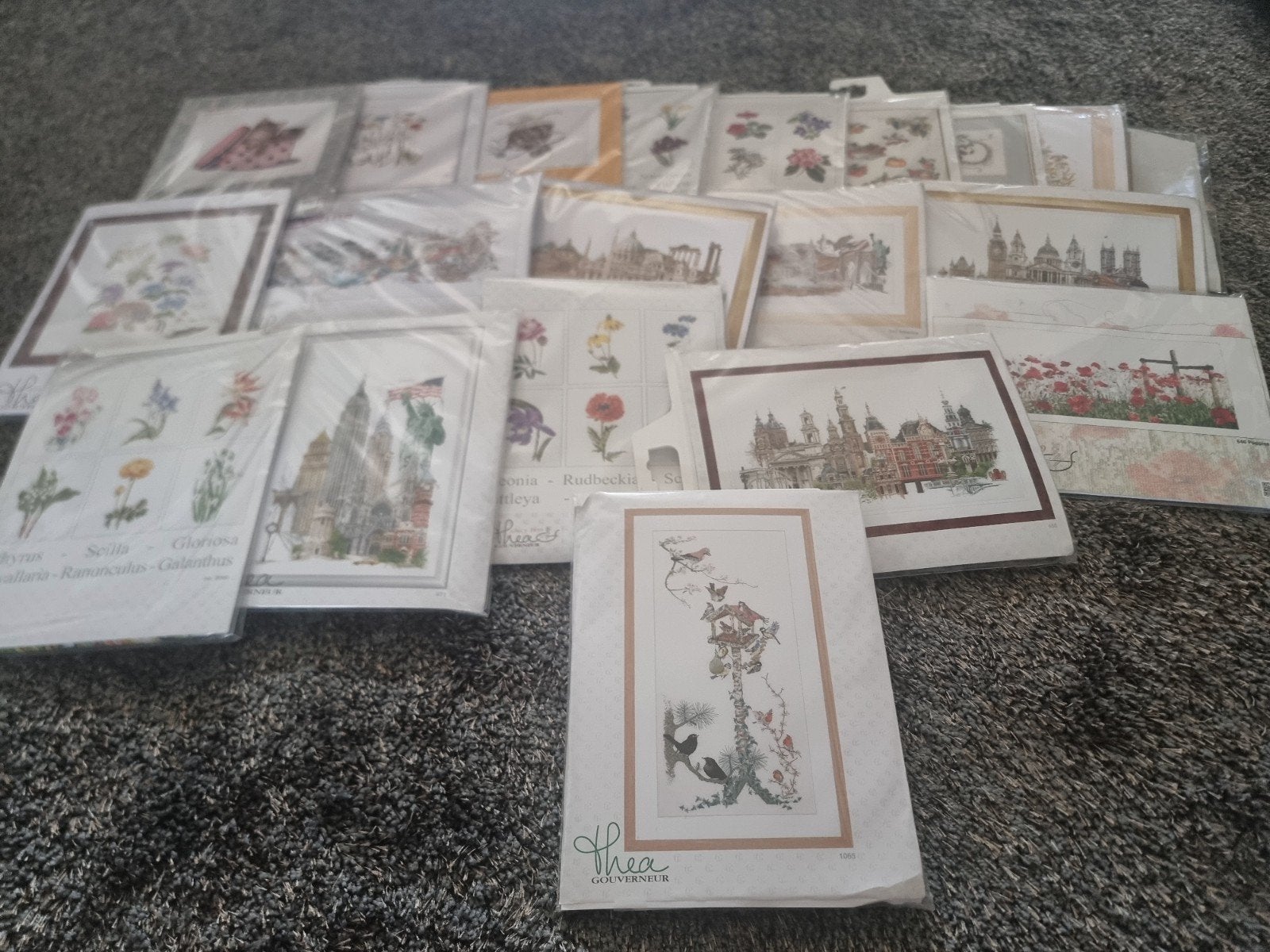 Nieuwe Thea Gouverneur Borduurpakketten - 20 stuks -, Ophalen of Verzenden, Nieuw