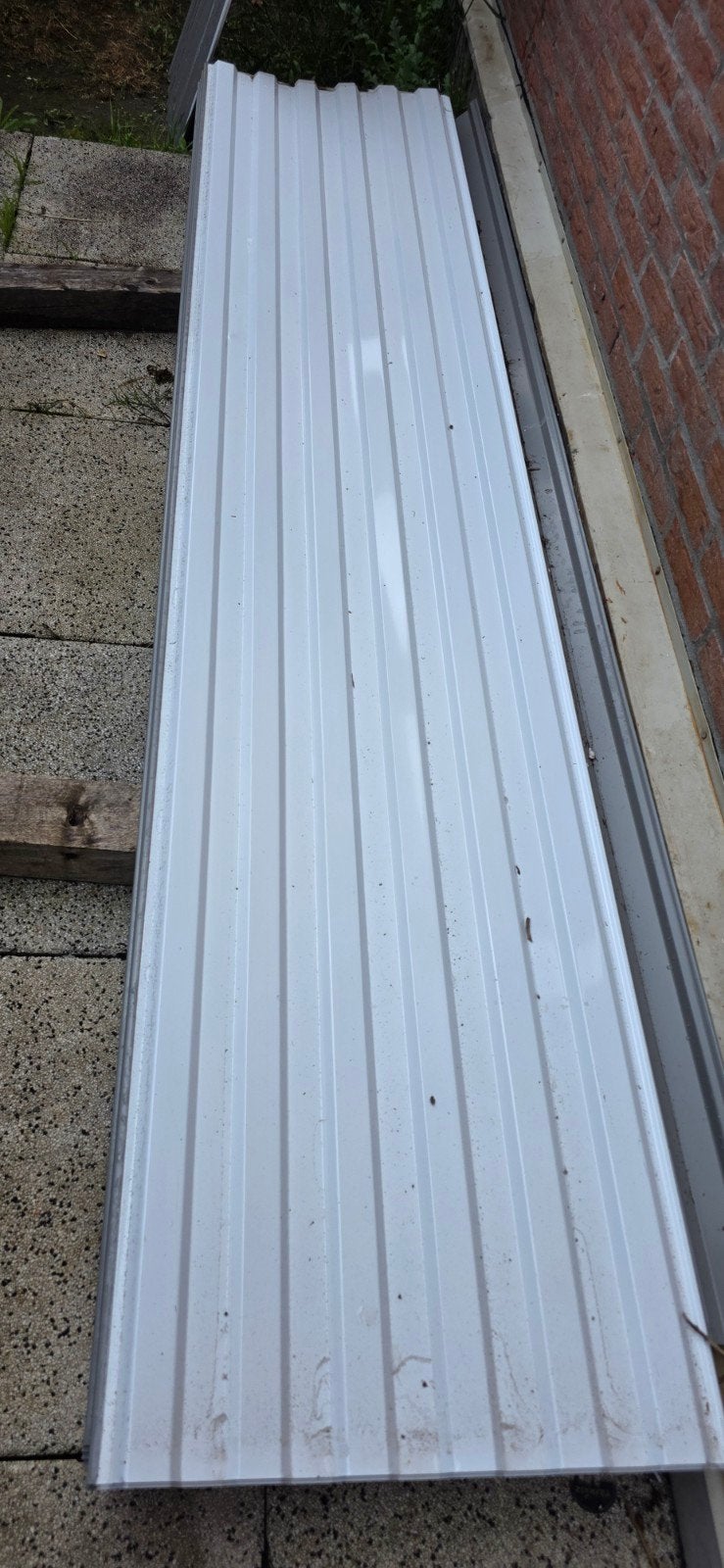 Metalen dakplaten, wit en grijs,, Doe-het-zelf en Verbouw, Dakpannen en Dakbedekking, Ophalen, Gebruikt, 15 m² of meer, Golfplaat