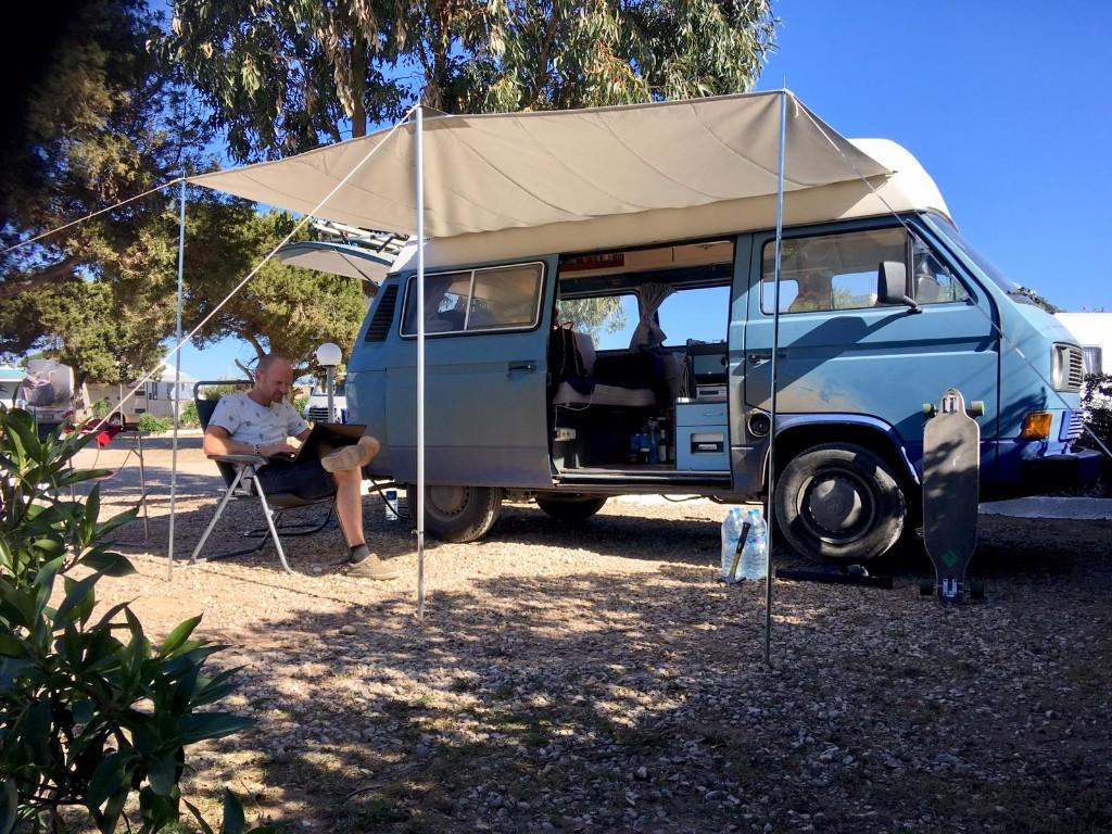 Volkswagen T3 camper – Belastingvrij – Oersterke 1.9D motor, Caravans en Kamperen, Campers, Buscamper of Camperbus, Luifel, Tot en met 2