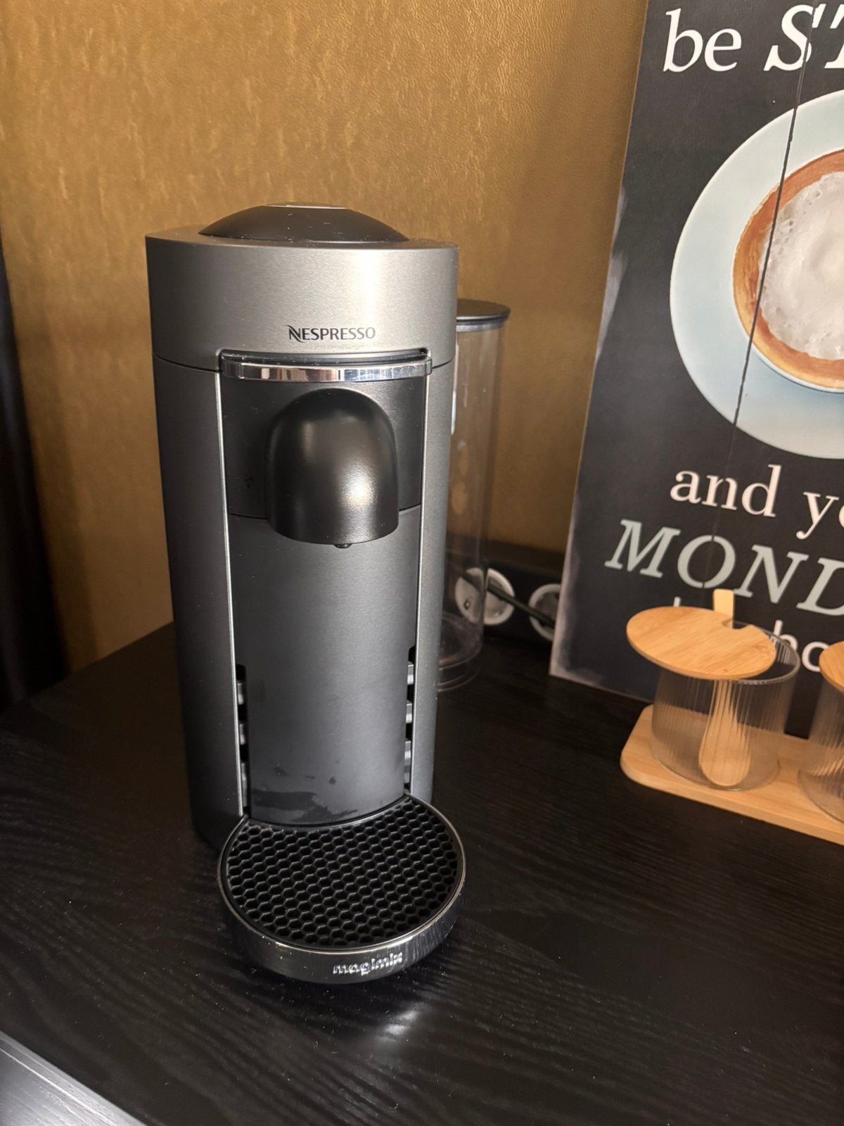 Nespresso vertuo nieuwstaat, Ophalen, Zo goed als nieuw, Koffiemachine