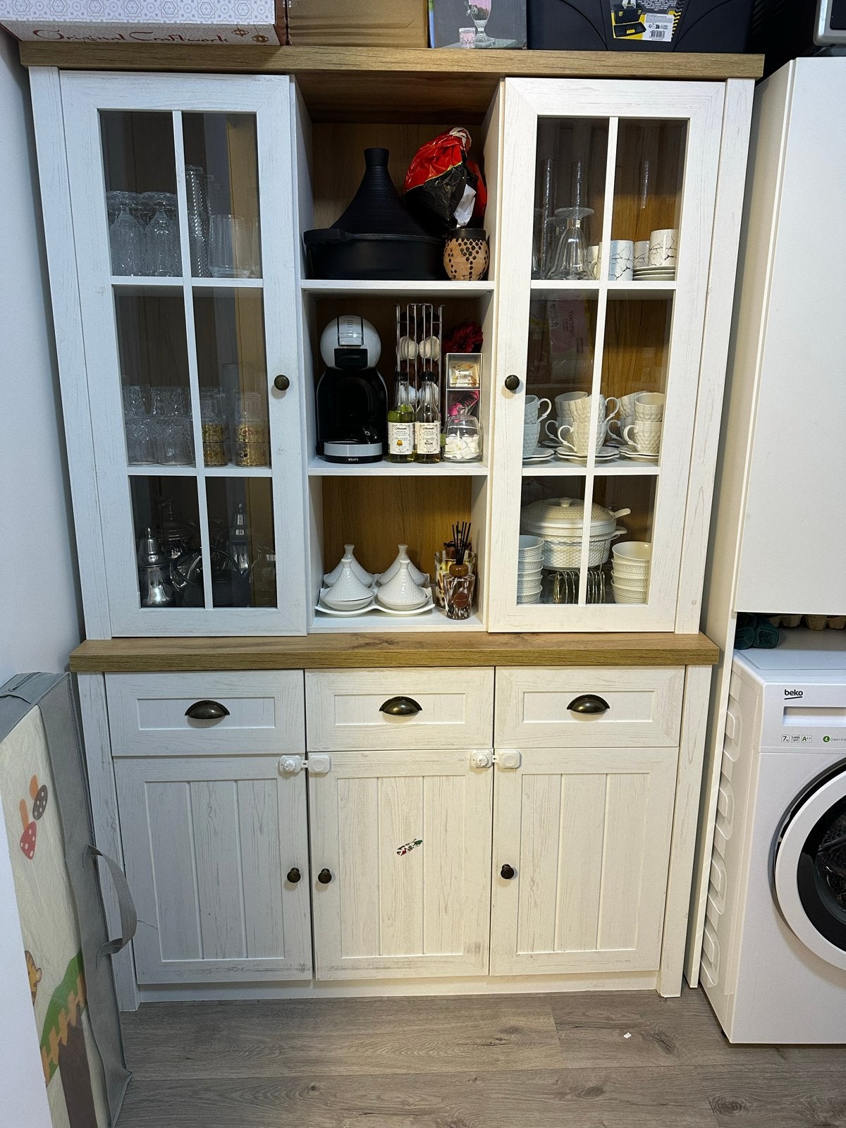 Buffetkast met vitrine en opbergruimte, Huis en Inrichting, Kasten | Buffetkasten, Ophalen, Gebruikt, 100 tot 150 cm, Met lade(s)