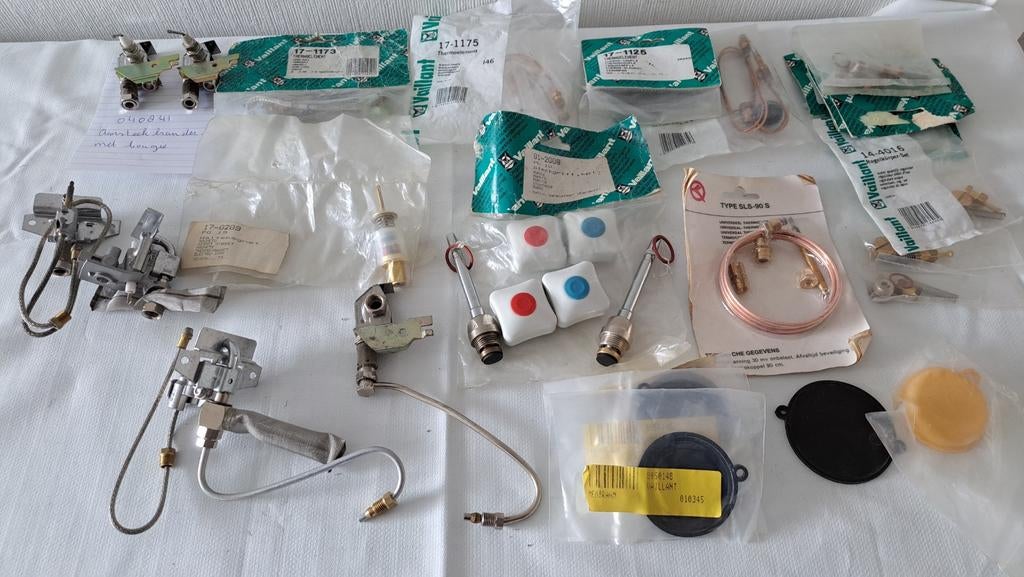 Fasto  en vaillant onderdelen, Doe-het-zelf en Verbouw, Geisers en Boilers, Nieuw, Minder dan 3 jaar oud, Minder dan 20 liter