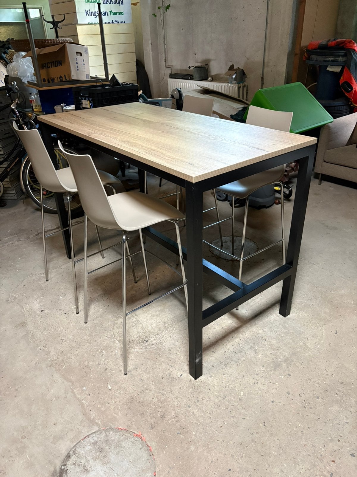 Hoge tafel met 4 krukken/ stoelen, Ophalen, Zo goed als nieuw
