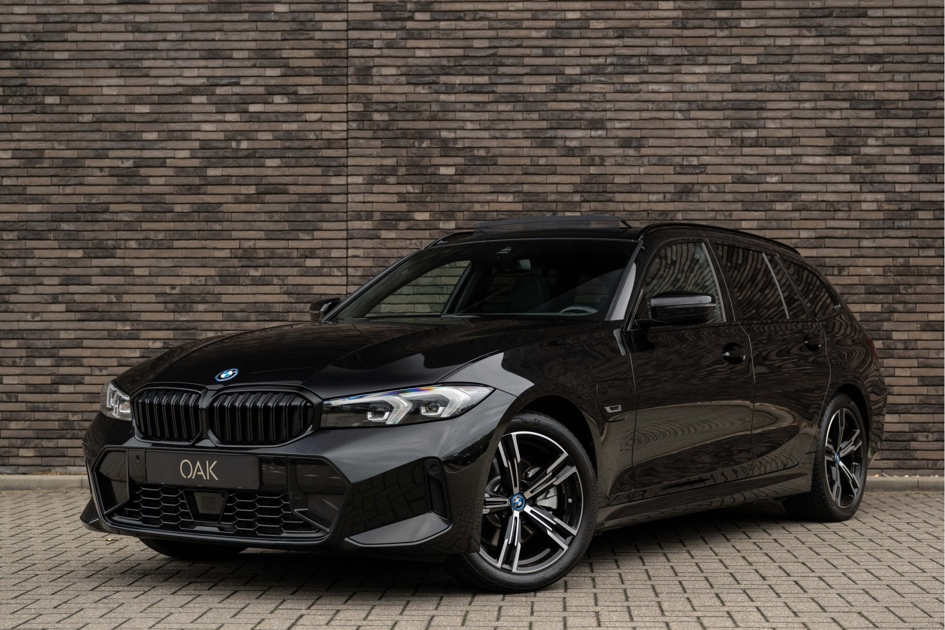 BMW 3 Serie Touring 330e | M-Sport | Live Cockpit | Panorama, Auto's, Automaat, Gebruikt, Zwart, 4 cilinders