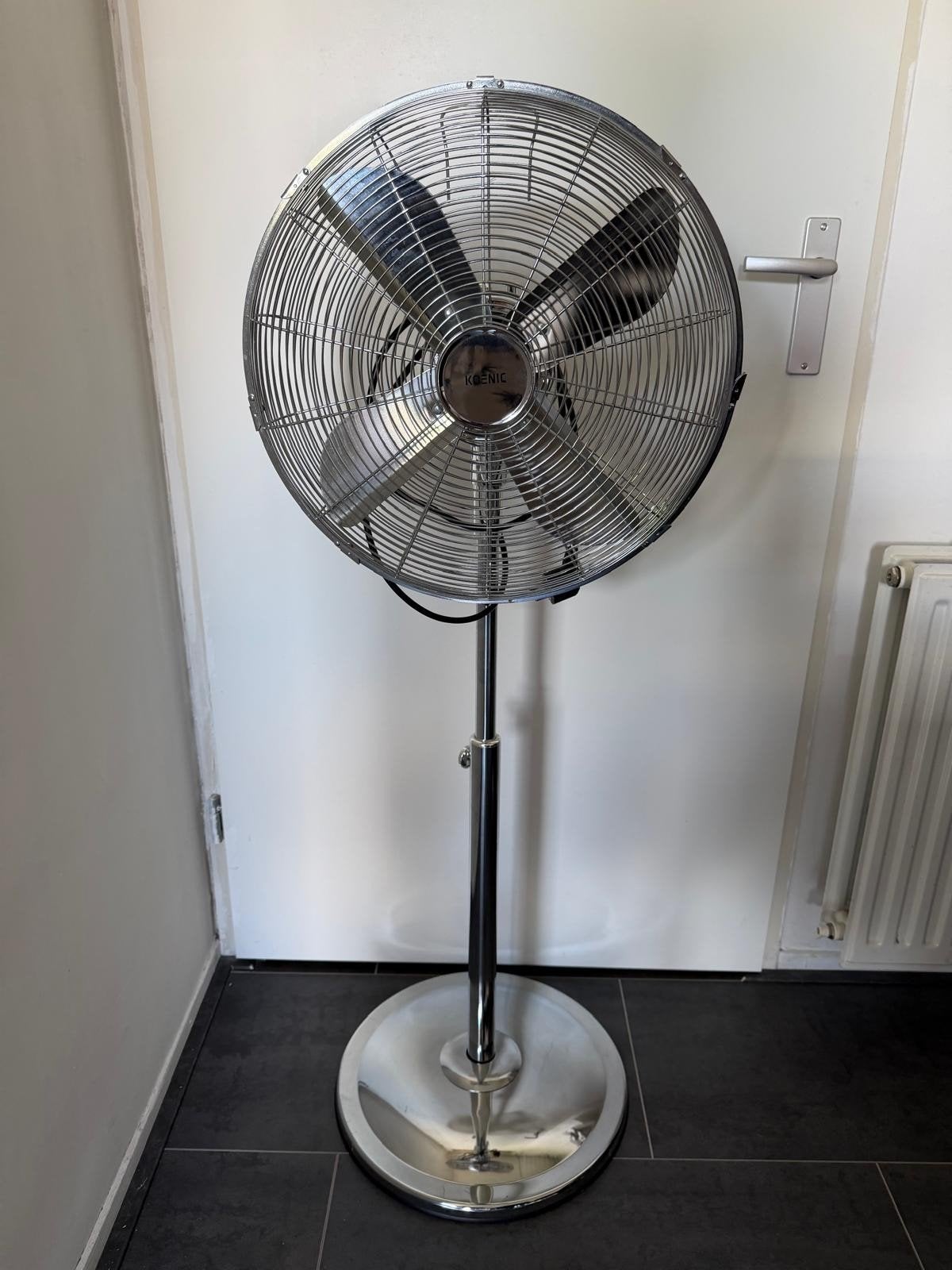️ Koenic KSF 400-M Staande Ventilator

Te koop: een Koenic, Witgoed en Apparatuur, Ophalen, Zo goed als nieuw, Statiefventilator