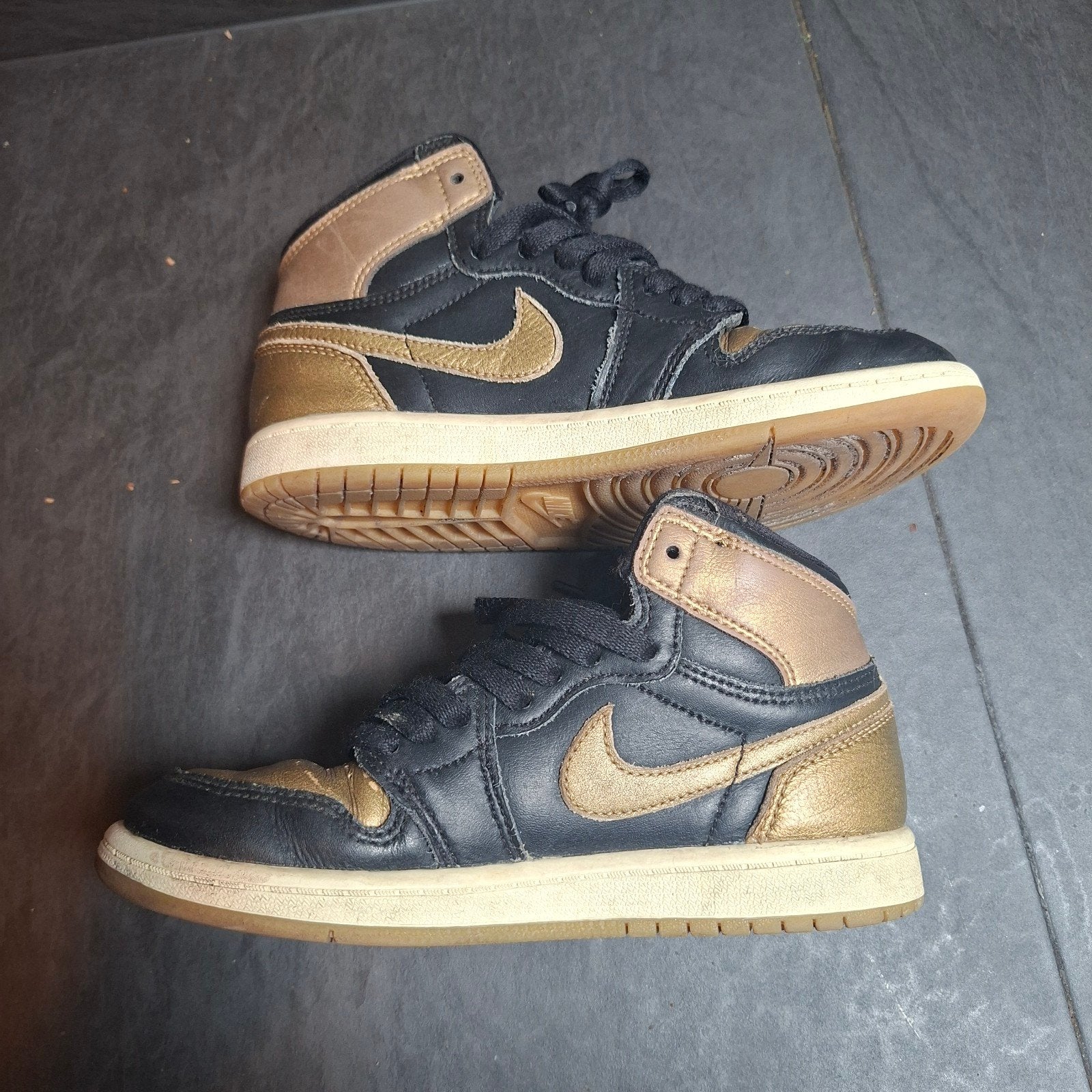 Nike Jordan kinderschoenen maat 33,5 - Gebruikt, Gebruikt, Ophalen of Verzenden, Nike Jordan, Jongen of Meisje