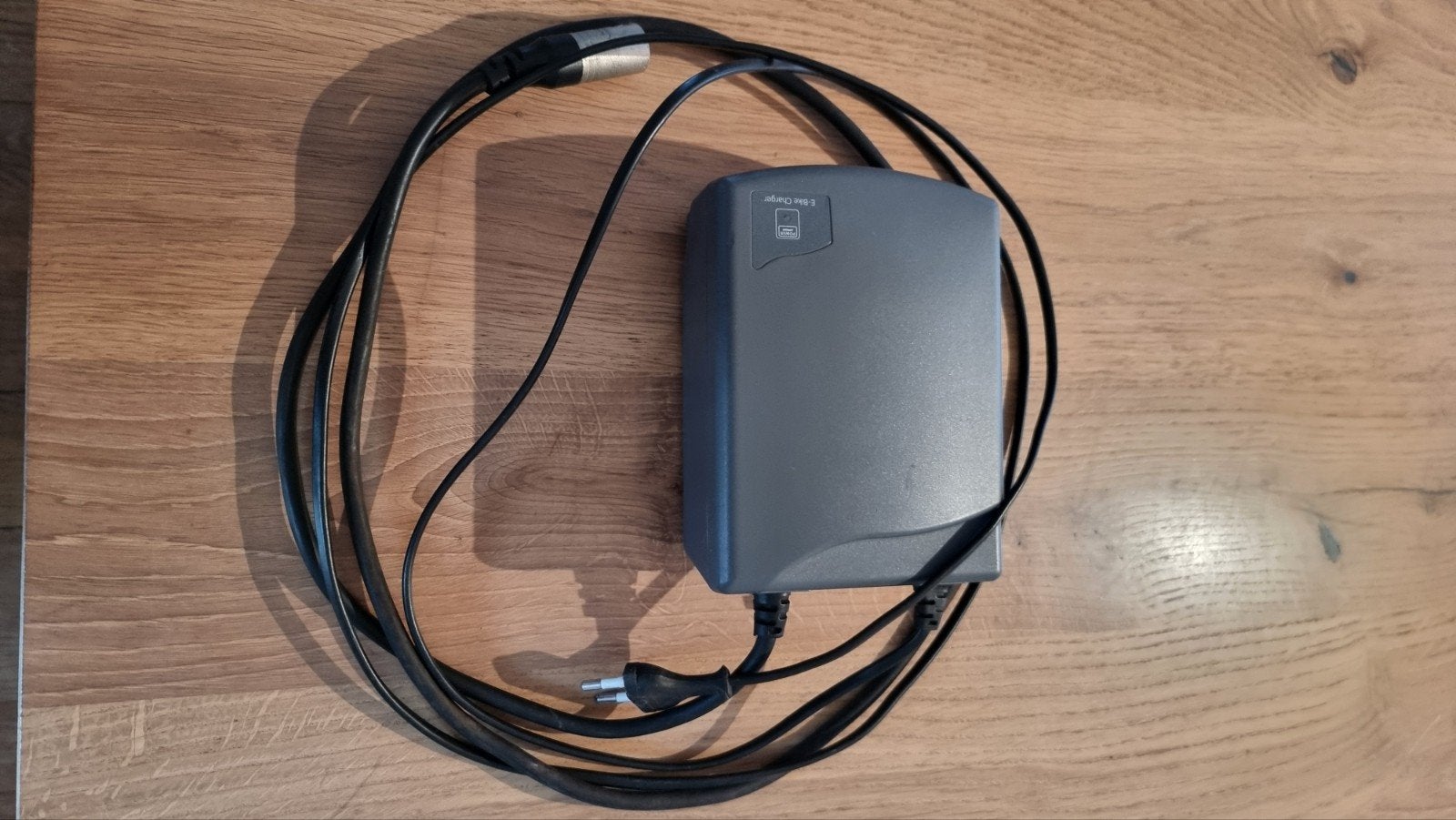 Oplader Batavus Padova Easy, 3-pins, zeer goede staat, Zo goed als nieuw