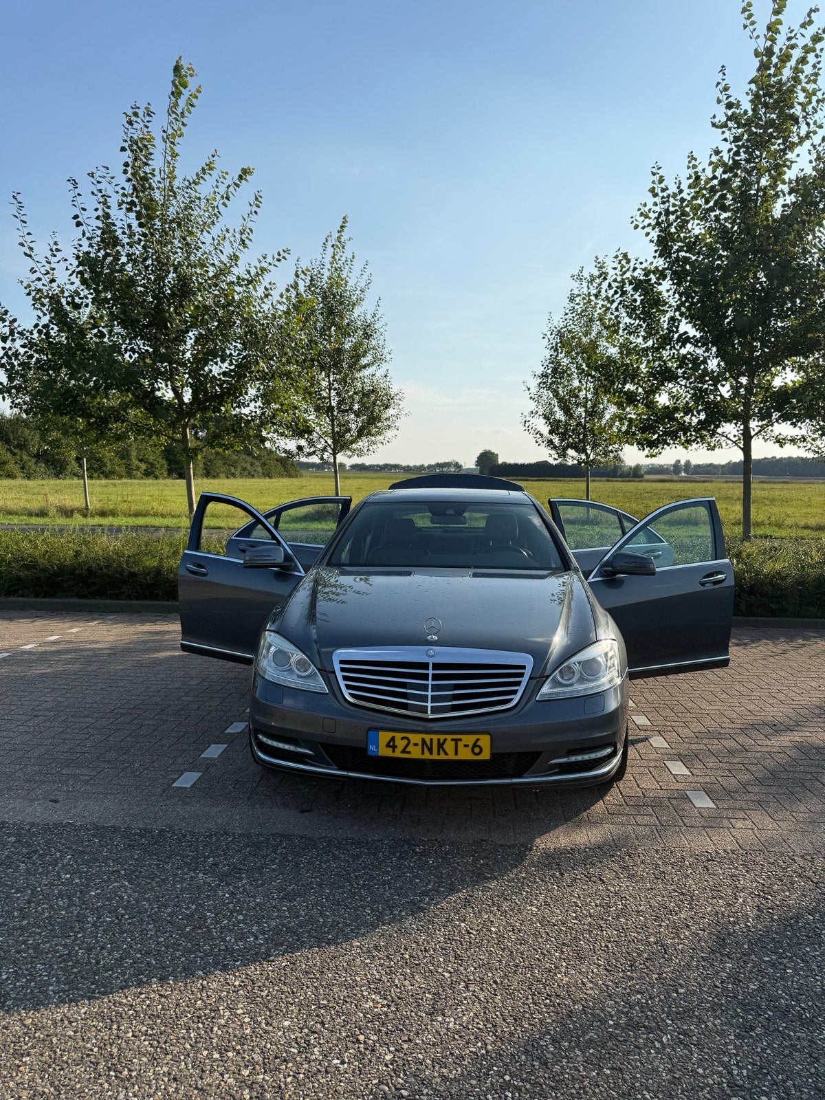 Mercedes-Benz S-Klasse 400 299pk Hybrid Aut 2010 Grijs, Auto's, Achterwielaandrijving, 120 €/maand, Origineel Nederlands, Bruin