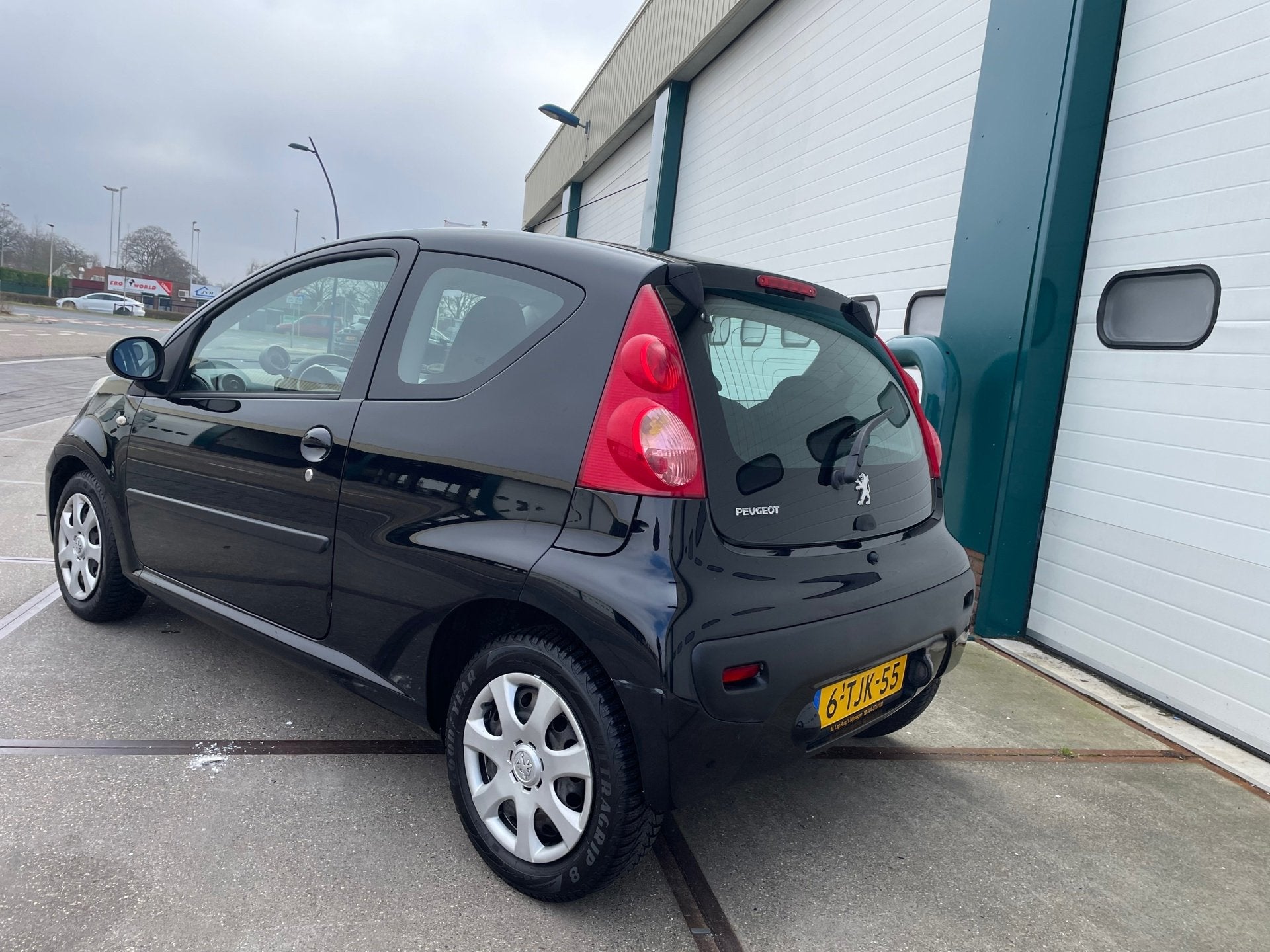 Peugeot 107 1.0-12V XR Airco!, Voorwielaandrijving, Stof, Gebruikt, Zwart