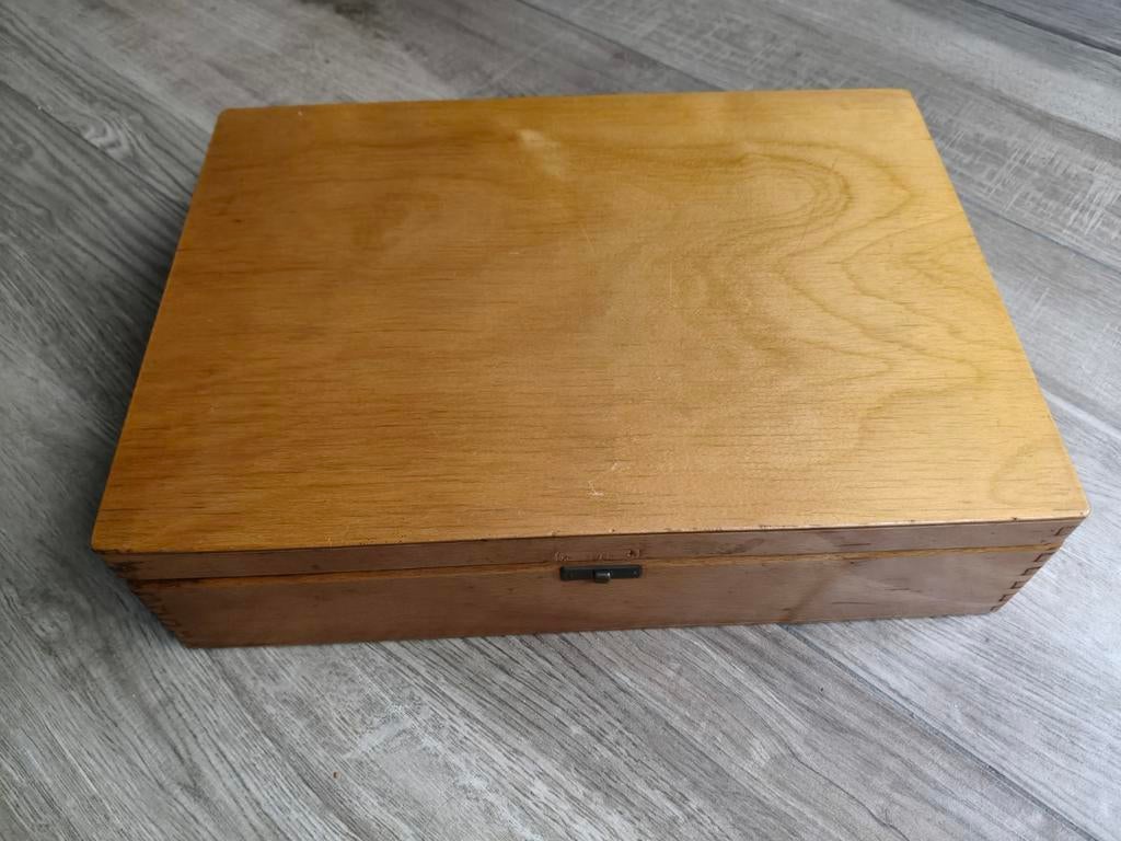 Houten kistje met los bakje, vintage Retro, gelakt, Minder dan 50 cm, Gebruikt, Minder dan 50 cm, Ophalen of Verzenden
