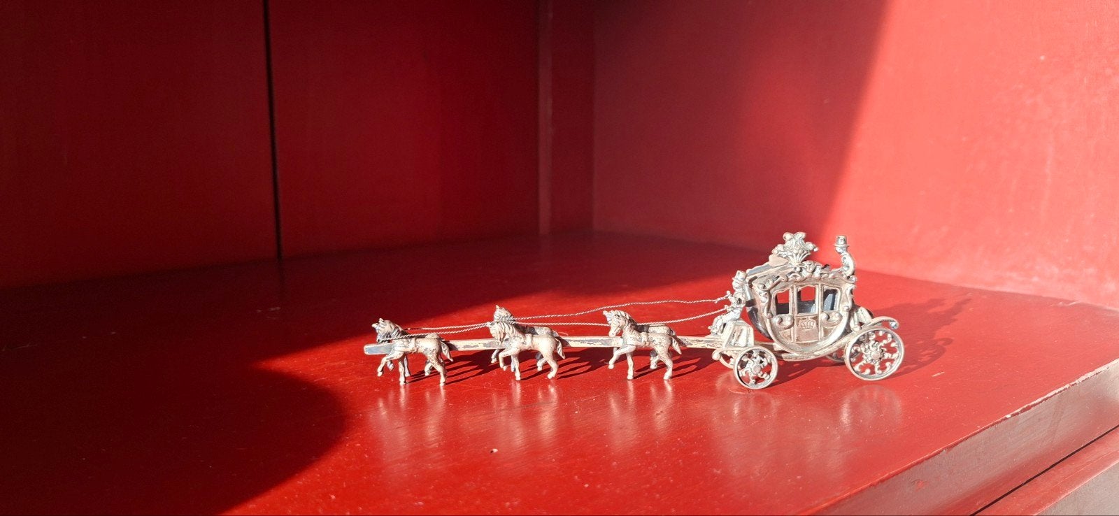 Prachtige miniatuur koets met paardenspan 835 zilver (81gr), Antiek en Kunst, Ophalen of Verzenden, Zilver