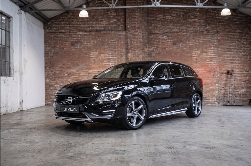 Volvo V60 D6 300pk Polestar PHEV, Auto's, Automaat, 1800 kg, Zwart, Zwart