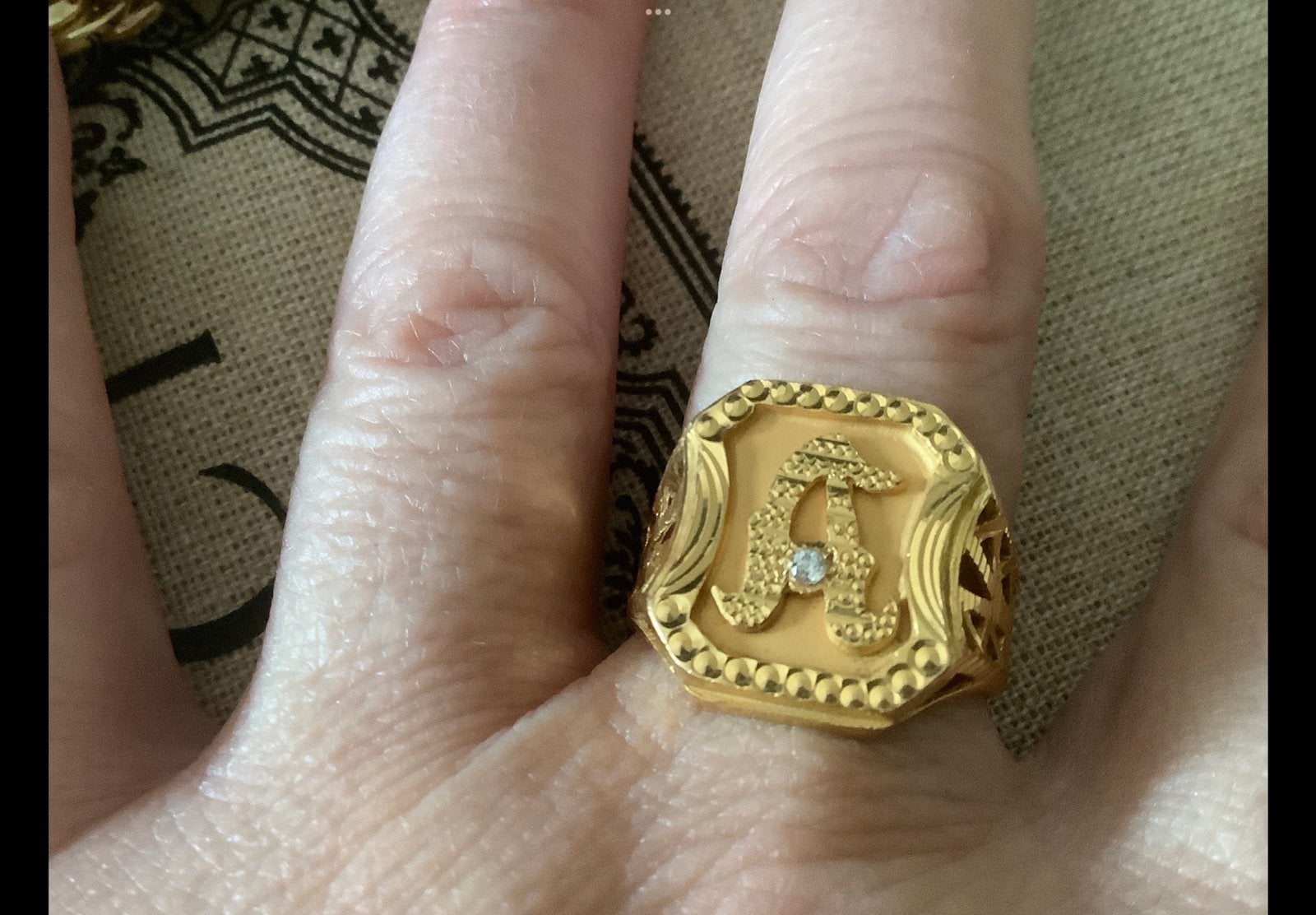 Vintage gouden Unieke ring letter A , Diamant , 22 kar 916, 18 tot 19, Verzenden, Zo goed als nieuw, Dame of Heer
