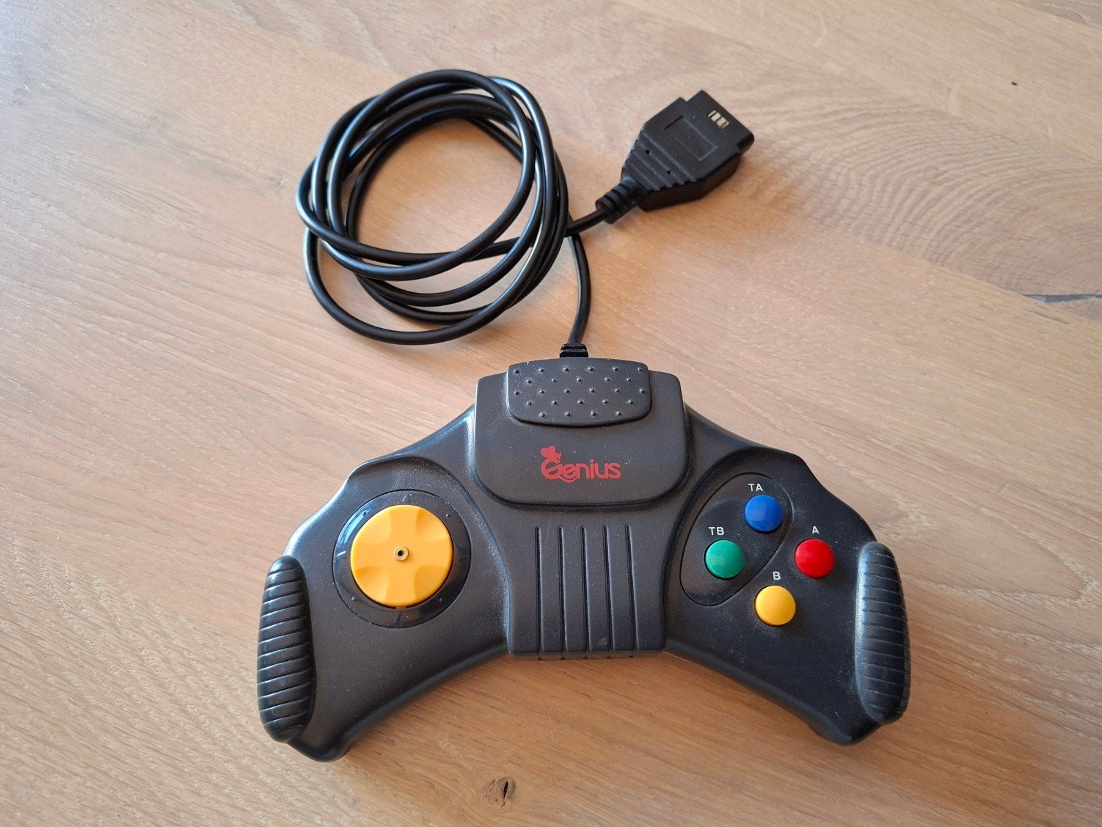 Genius J-05 Gamepad Controller PC, Spelcomputers en Games, Spelcomputers | Overige Accessoires, Gebruikt, PC, Overige typen, Overige merken