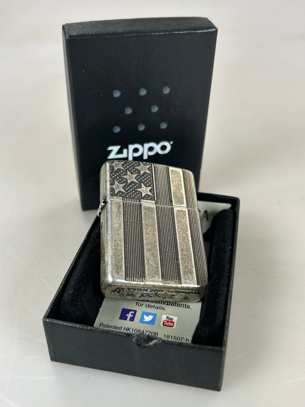Zippo Armor Antique Silver US Flag Aansteker 2019, Verzenden, Zo goed als nieuw, Aansteker
