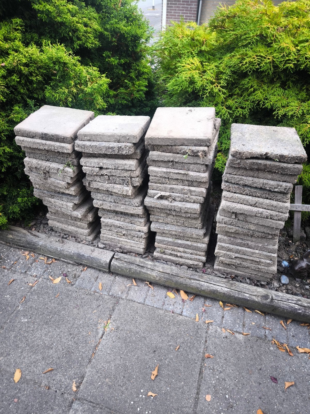 70 stoeptegels 30 x 30 - GRATIS!, Ophalen, Gebruikt, 5 tot 10 m², Beton