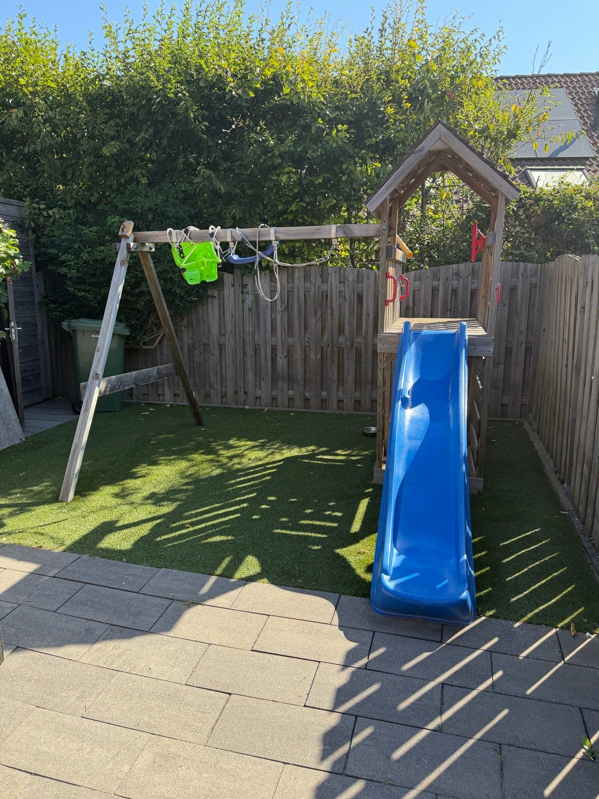 Houten speeltoestel met glijbaan en schommel/zelf demonteren, Kinderen en Baby's, Speelgoed | Buiten | Speeltoestellen, Ophalen