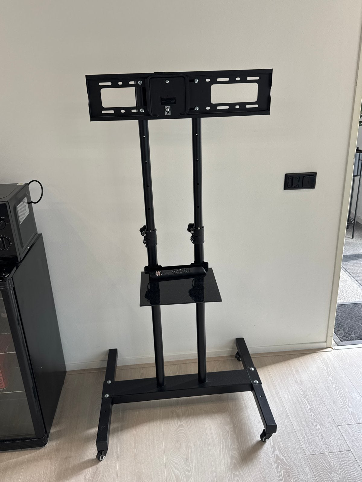 Verrijdbare TV Standaard met Glazen Plank