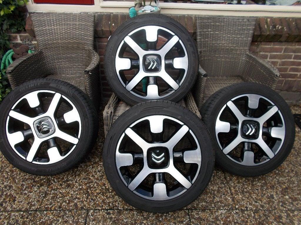 CITROEN 17 INCH VELGEN MET ZOMERBANDEN C3 C4 CACTUS, Auto-onderdelen, Ophalen, Banden en Velgen, 17 inch, 205 mm
