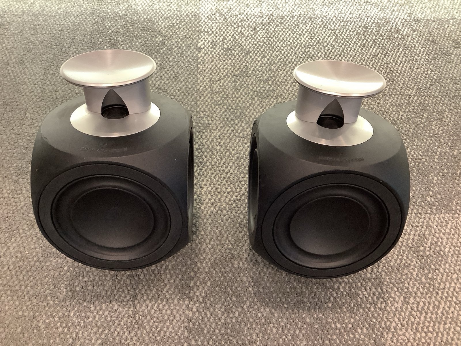 B&O Beolab 3 speakers met gebruiksporen, Overige merken, Gebruikt, Www.bang-olufsen.com, Denemarken