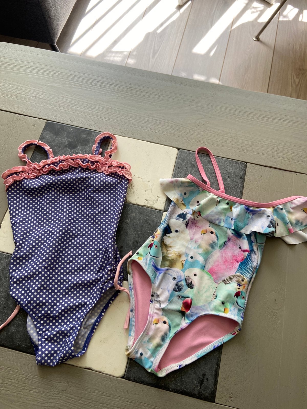 2 Hele leuke badpakjes mt 104 voor 1,50 !!!, Kinderen en Baby's, Kinderkleding | Kinder-zwemkleding, Gebruikt, Maat 104, Meisje